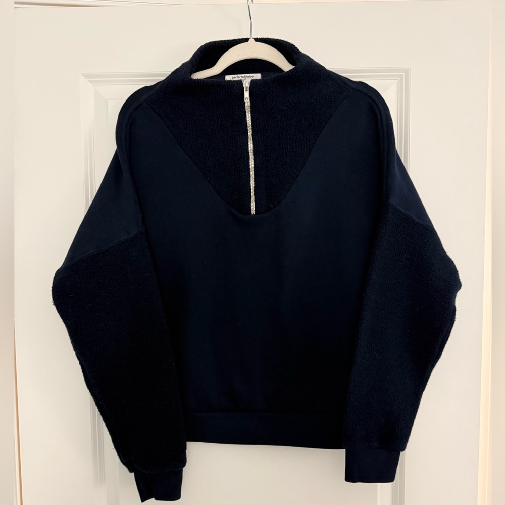 Perfectwhitetee Navy Blue Fleece Quarter Zip Sweatshirt Size Medium
